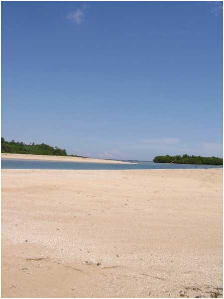 Philippines camarines norte Apuao Grande Island in the foreground, Apuao Pequeña on the background